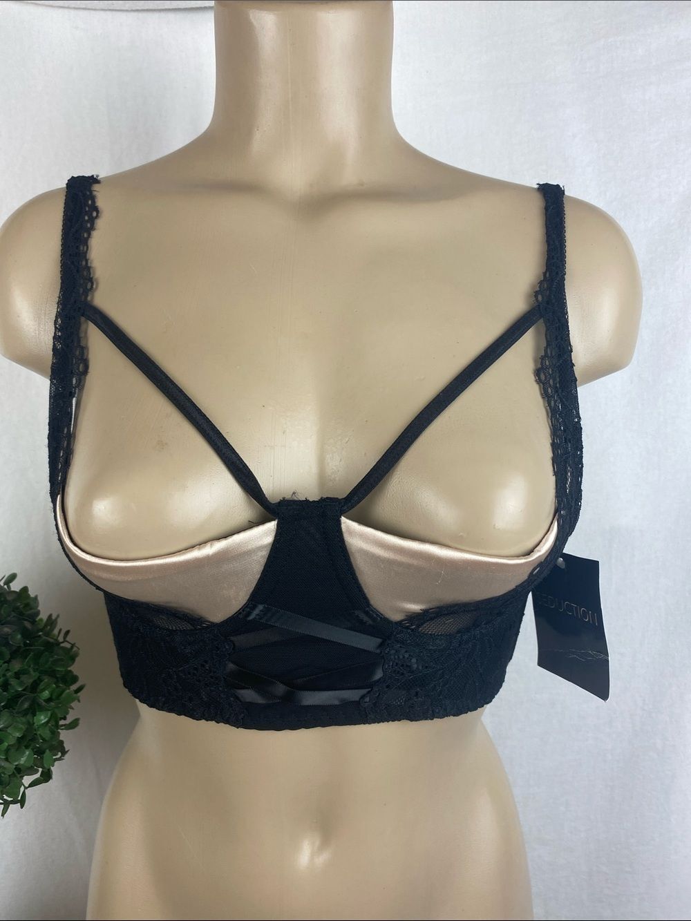 Frederick's of‎ Hollywood Black Seductive Underwire Bra NEW M